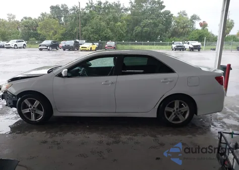 2012 Toyota Camry Se z USA, uszkodzony, nr VIN 4T1BF1FK2CU522093